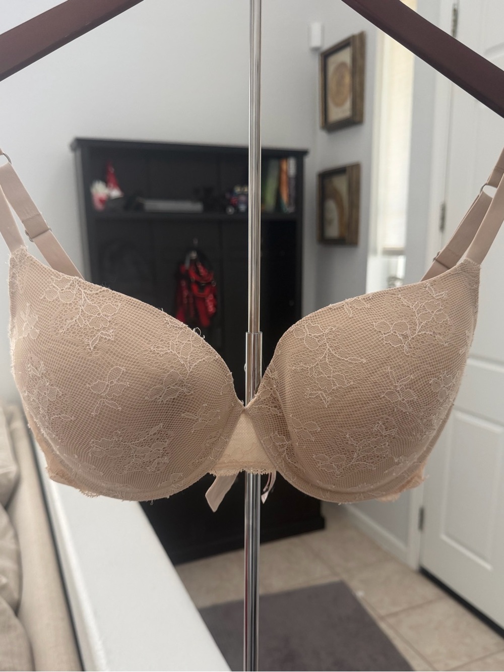 Victoria's Secret Beige Lace Full Coverage Bra, size 36DD